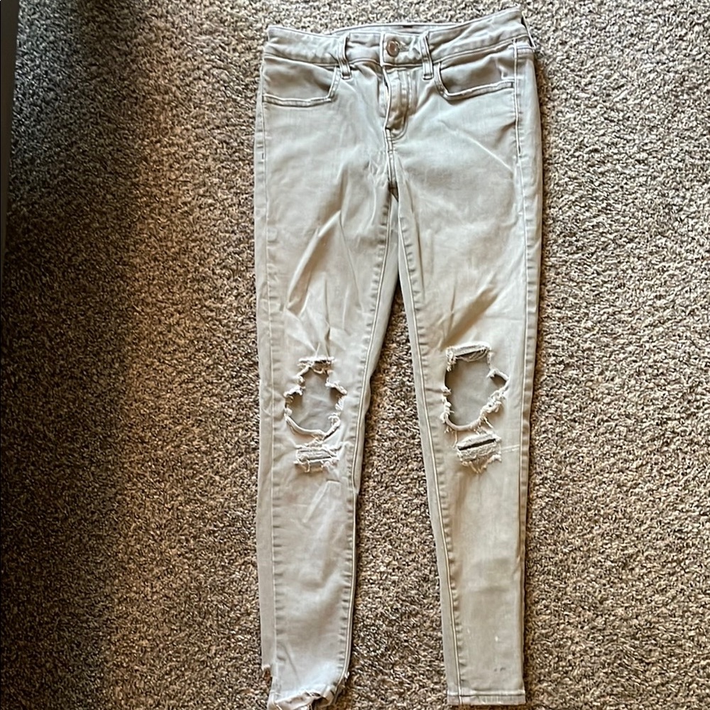 Stylish Gray Distressed Women's Jeans